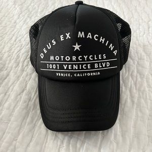 Deus Ex Machina trucker hat